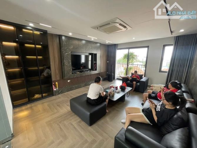 Bán nhà đẹp long lanh Thái Thịnh, DT 44m2 x 6T, MT 4.3m thang máy, giá chỉ 11 tỷ 9
