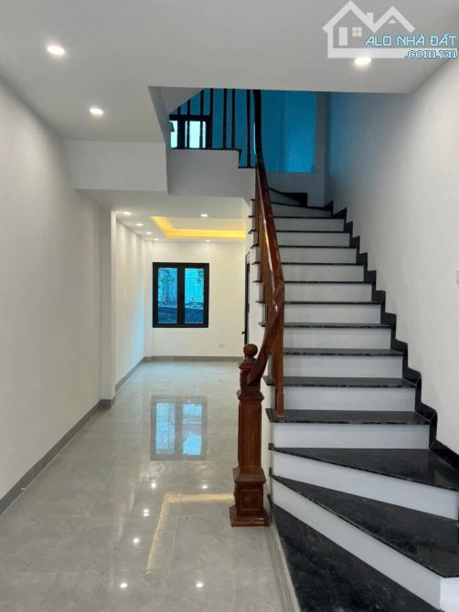 Bán nhà 5 tầng 38m² Đồng Mai nội thất đẹp ô tô đỗ cửa 4.8 tỷ