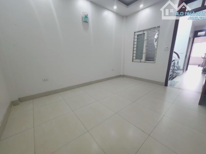 Bán nha khu vực đội Cấn Diện tích 44x5tang.mat tien3,1m