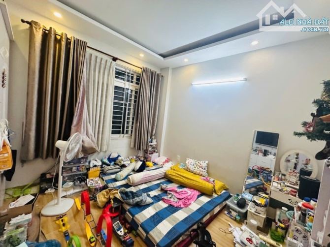BÁN NHÀ QUẬN 3 HXH 50M2 5 TẦNG NGANG 4M 5 PN CHDV HẺM THÔNG LÊ VĂN SỸ 7.8 TỶ.