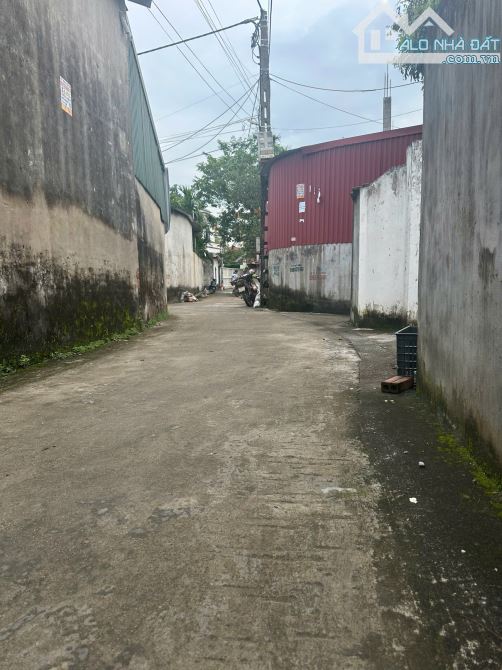 ✅✅✅ SIÊU HIẾM 95M2 THÔN DÂU_ PHƯỜNG MỸ HÀO.  🚩 DT 95M2. MT= HẬU VUÔNG ĐÉT.  🚗ĐƯỜNG THÔNG
