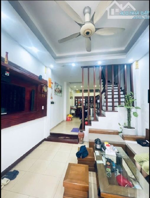 Bán nhà Xuân Đỉnh 47m dân xây 5 tầng chắc chắn, lắp được thang máy