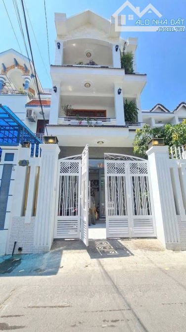 Bán nhà đẹp 3 tầng mặt tiền đường Trần Thị Tính, Phước Hòa cũ, nay là phường Nam Nha Trang