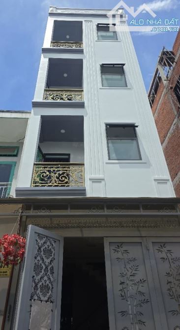 NHÀ ĐƯỜNG LÊ VĂN QUỚI DIỆN TÍCH 4X20 VUÔNG VỨC KHÔNG LỘ GIỚI GIÁ 8.2 TỶ TL