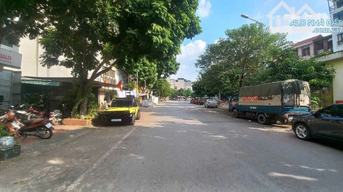 BÁN GẤP ĐẤT DỊCH VỤ LA KHÊ, VỊ TRÍ KINH DOANH, GẦN HỒ VĂN KHÊ,DT 50M2 , GIÁ 16.3 TỶ