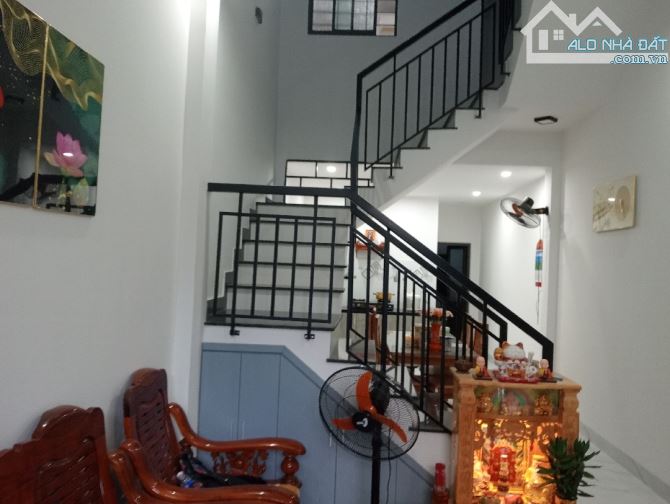 Bán nhà 2 tầng Trường Chinh ô tô đậu đổ