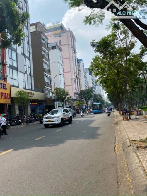 Bán nhà góc 2 mặt tiền đường Phan Đăng Lưu ,Quận Phú Nhuận,dt 6x22 giá chỉ 58 Tỷ