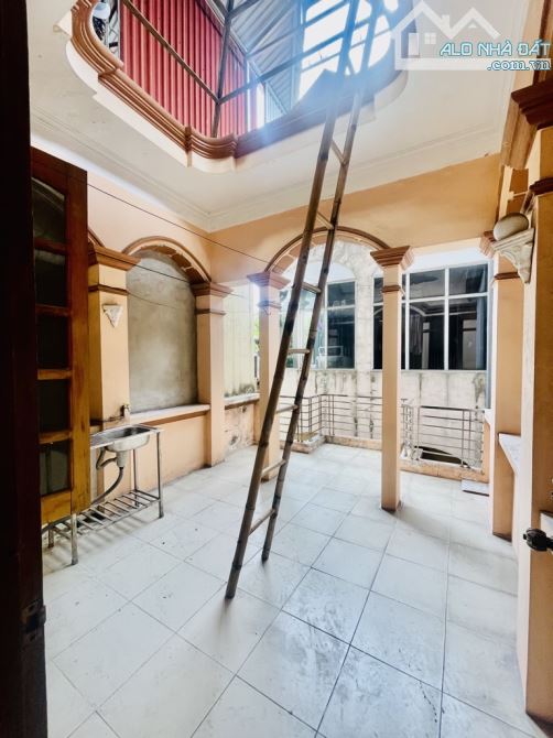 Bán nhà Thái Thịnh ba bước ra ô tô dân xây khung cột bê tông chắc chắn 51m  giá 10.8 tỷ (