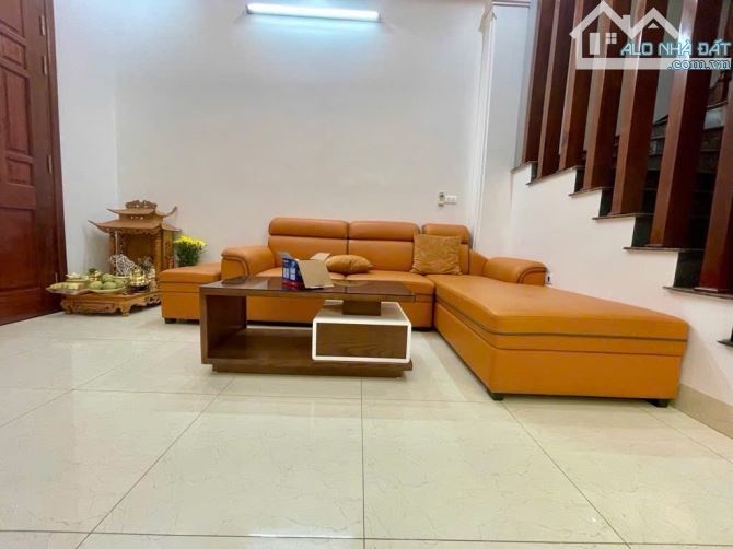 BÁN NHÀ VƯƠNG THỪA VŨ, 38M X 5 TẦNG, NGÕ NÔNG, GẦN Ô TÔ, BÃI GỬI XE, CHỈ 6.6 TỶ