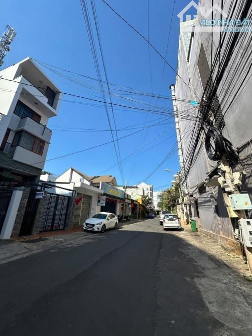 Nhà 3 tầng mặt tiền Lê Đại Cang Phường Thắng Lợi, BMT🔴DT: 7,1x44🔴Giá 20tỷ
