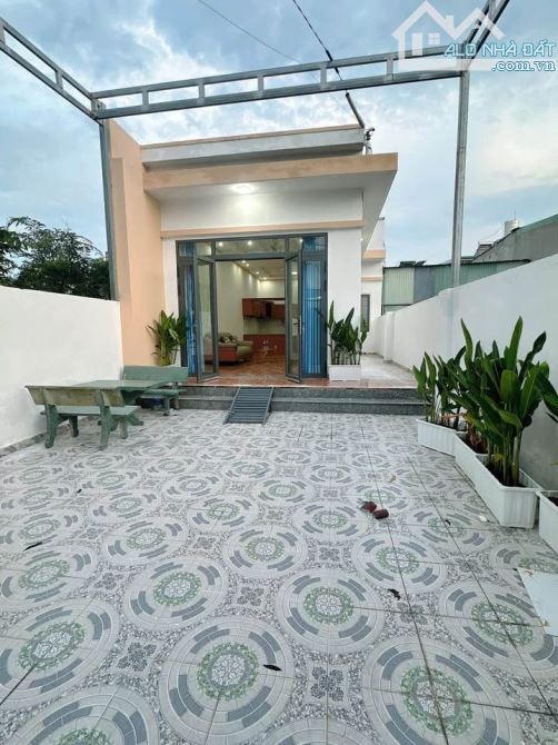 Kẹt tiền bán gấp căn nhà ở Tân Thông Hội - Gần chợ Việt Kiều - 890 Triệu - Sổ Hồng Riêng
