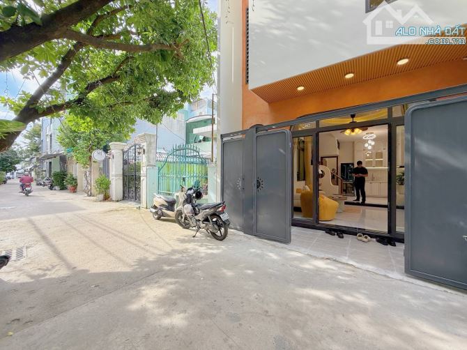 Nhà Đẹp Trung Tâm Kiệt Rộng 5-7m oto đậu đỗ trước nhà