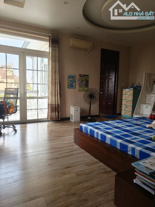24 tỷ. Biệt thự có hồ bơi khu dân cư Nam Long, P. PLB, Tp Thủ Đức