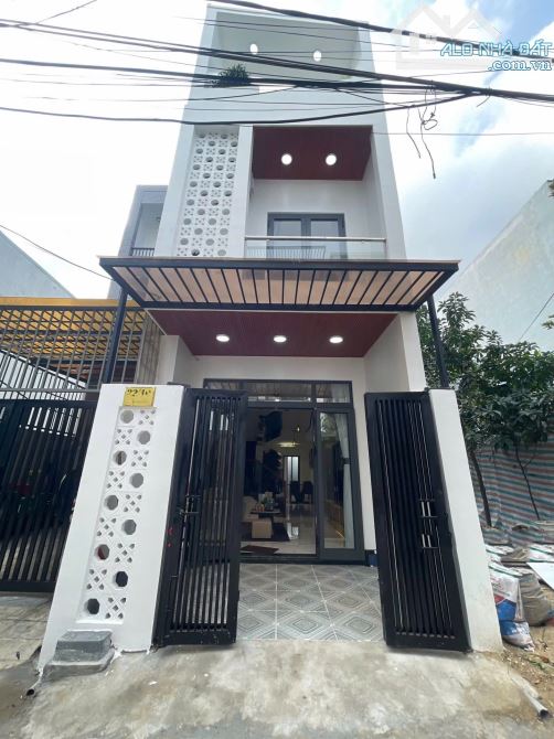 Chủ đi nước ngoài cần bán gấp nhà trung tâm Thủ Dầu Một giá rẻ