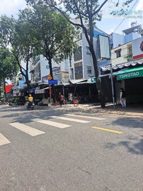 80m2, 1 sẹc Vĩnh Khánh, đúc 3 tầng, 5 PN, SHR – 7,25 tỉ.