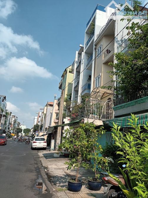 Bán Nhà 5 Tầng BTCT, Hẻm Xe Hơi Tránh, Ngay Nguyễn Chí Thanh-Lò Siêu, Quận 11- Chỉ 12.5 Tỷ
