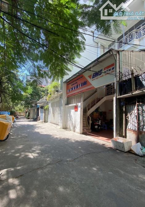 Bán nhà Hoàng Cầu quận Đống Đa 96m2 3Tầng MT4.8m-Ô Tô Tránh Ngõ Thông Kinh Doanh Đẹp