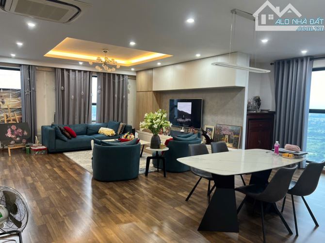Bán Căn Hộ Gold Tower 275 Nguyễn Trãi DT 104m 3PN Full NT đẹp 10,5 tỷ Sẵn sổ