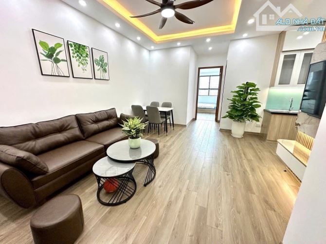 Bán căn hộ NO2 Phố Chùa Láng 95m2 3pn - 2vs 7,7 tỷ full NT, hướng mát