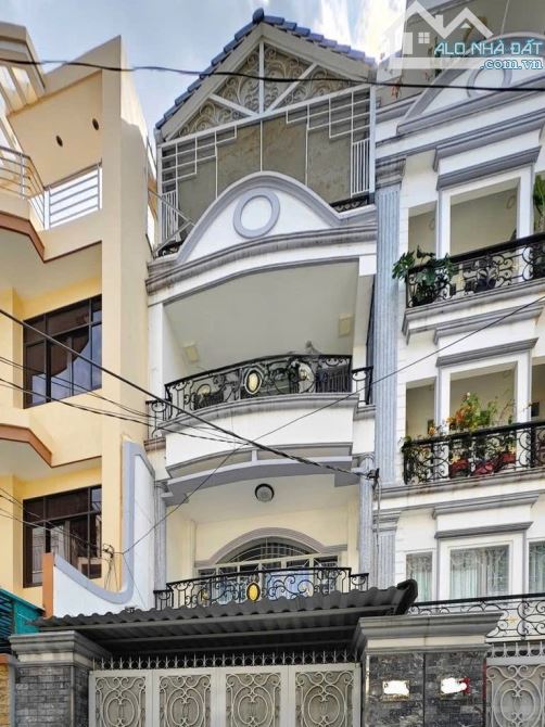 Cho thuê nguyên căn sát Mặt Tiền Võ Văn Tần - P5- Q3 - 200m2