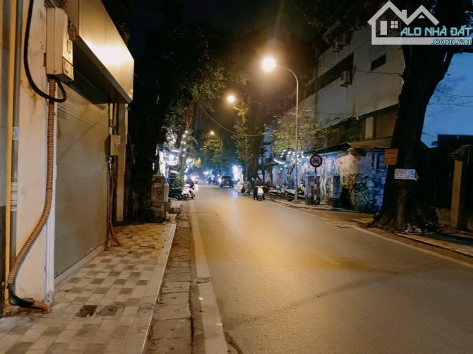 Cần bán gấp mặt phố Nghĩa Dũng Ba Đình dt 37 m2 4 tầng giá 11,5 tỷ lh Huyền 7X