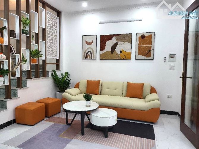 BÁN NHÀ ĐƯỜNG CỔ LINH 35M2, 5 TẦNG, 5.8 TỶ NHÀ ĐẸP Ở NGAY, GẦN Ô TÔ