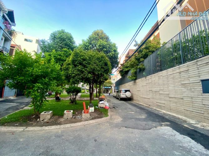Bán nhà chính chủ Tân Bình 36m x 21m DT 756m2 giá 135 tỷ thương lượng
