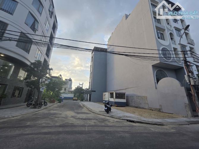 GÓC 2 MẶT TIỀN BÀ HUYỆN THANH QUAN, MỸ ĐA ĐÔNG 11, 100m2, CHỈ 22.x tỷ. CHỈ 1 PHÚT RA BIỂN