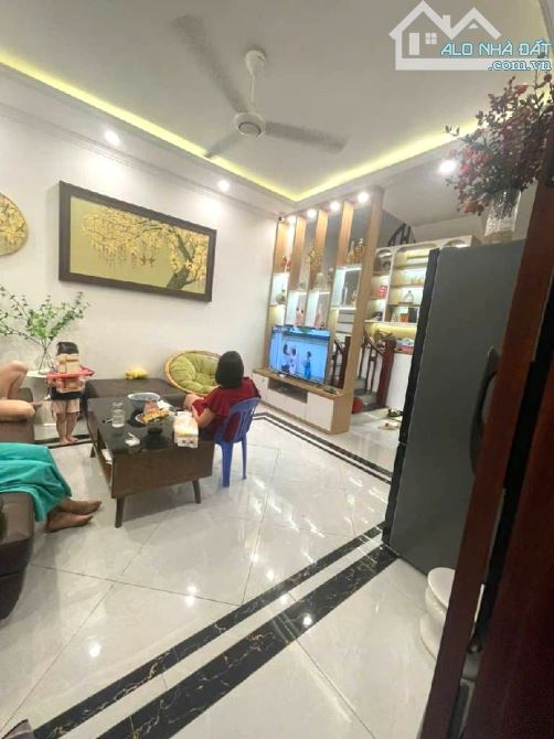 BÁN NHÀ ĐƯỜNG PHÚC LỢI 35M2, 5 TẦNG NỘI THẤT ĐẸP, AN SINH ĐỈNH, 5.5 TỶ