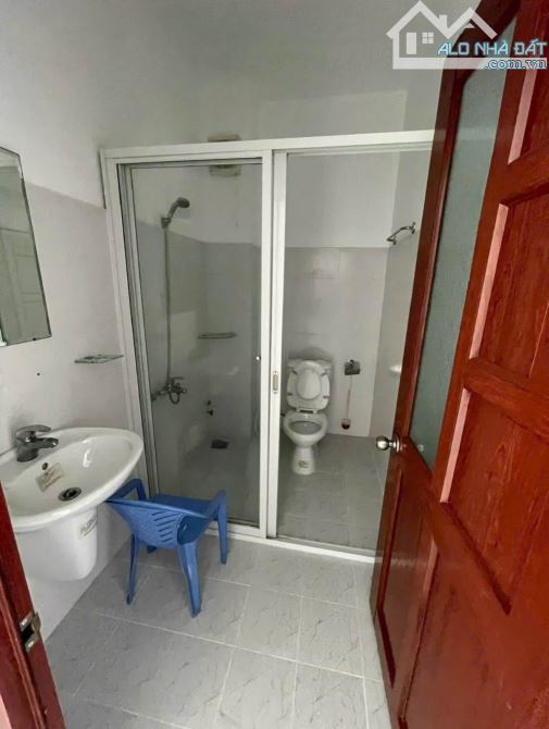 Nhà đẹp ĐCT 20tr/tháng cạnh Thuận Kiều MT Học Lạc, Quận 5. Chỉ 5tỷ720/ 72m2 (4x18) Sổ sẵn