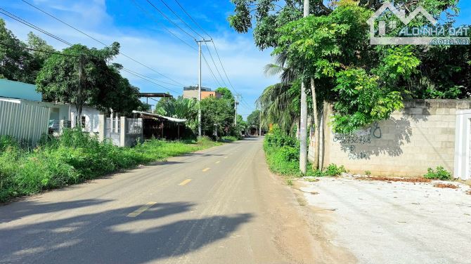 CẦN BÁN  MẶT TIỀN ĐƯỜNG ĐOÀN TRUNG CÒN - THỊ TRẤN ĐẤT ĐỎ- CÁCH TỈNH LỘ 52 CHỈ 50M