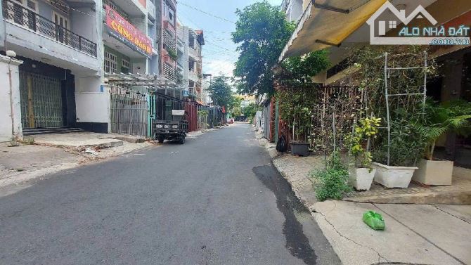 Nhà 4 tầng  ngay Emart Phan Văn Trị  P5  Gò Vấp  Hẻm 8m  4x15m  Giá 14.5 Tỷ