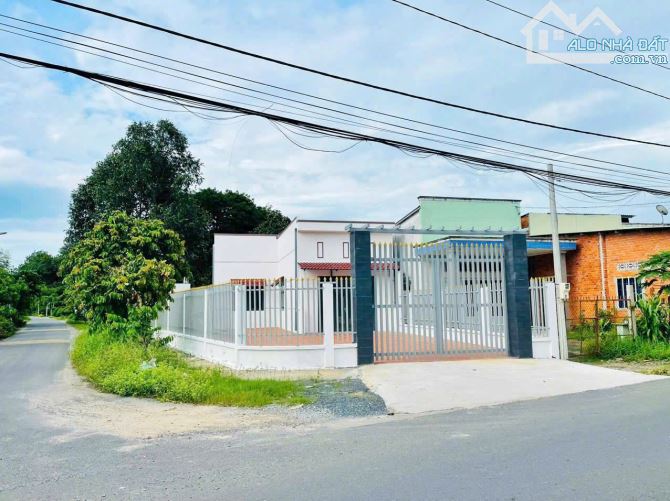 Siêu phẩm ! Bán gấp căn nhà cấp 4 , 2MT ở Phước Thanh , Gò Dầu 292m2 SHR giá 759tr