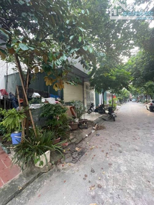 Bán đất dịch vụ Hàng Bè,Kiến Hưng. Vị trí đẹp, đông dân cư. Giá 13 tỷ, dt 50m × Mt 4m