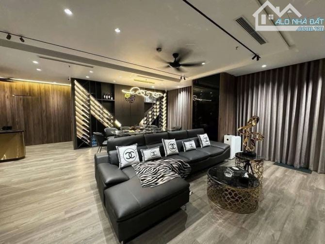 HIếmNhà đẹp Sài Đồng 40M,7 tầng thang máy,ô tô tránh,ngõ thông,full NT.HƠn 10 tỷ