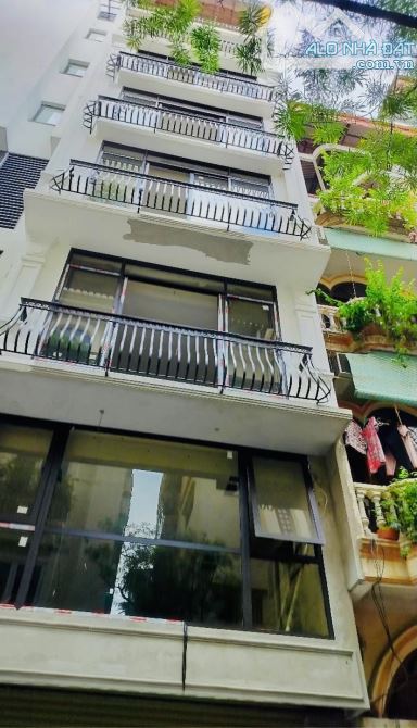 ĐẸP CHẤT! 10 TẦNG THÔNG SÀN PHỐ NGUYÊN HỒNG -PHÂN LÔ OTO TRÁNH