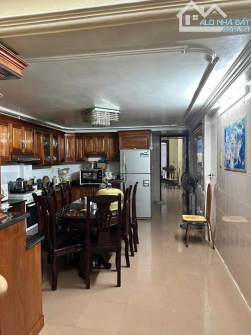 Bán nhà 4 tầng mặt phố lớn Quang Trung, 80m2, 2 mặt phố 4m có vỉa hè rộng, KD sầm uất