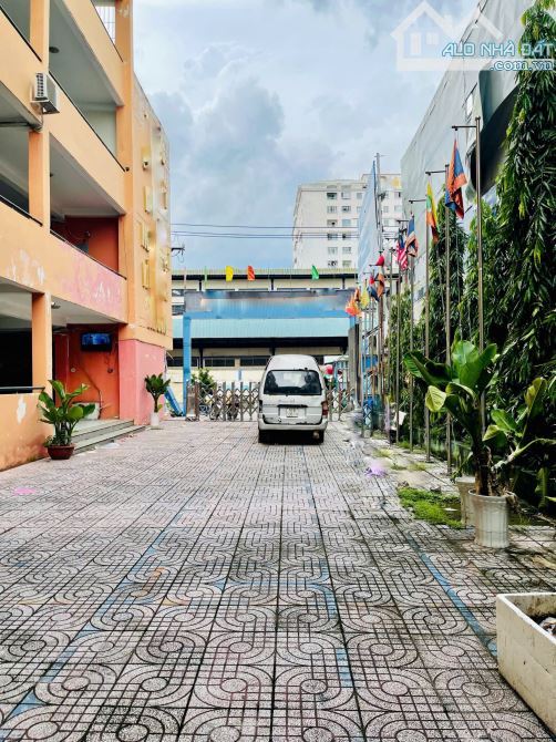 BÁN TRƯỜNG HỌC 5 TẦNG 5.000M2 NGAY PHAN VĂN HỚN- TRƯỜNG CHINH 60X80 CHỈ 220 TỶ - 1