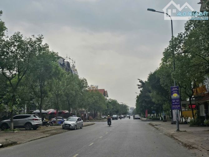 Bán nhà 4 tầng đường bình than kđt đại dương dt 130m2 + mt 7m giá 27 tỷ
