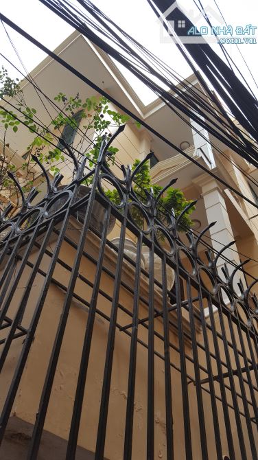 Bán nhà mặt phố Quan Thánh, Ba Đình, 305m2 x 5 tầng, vỉa hè to, giá 215 tỷ, thương lượng!