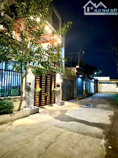 Cần bán nhà 1T1L hẻm xe hỏi đường 102 phường tăng nhon phú A thành pho ho chi minh