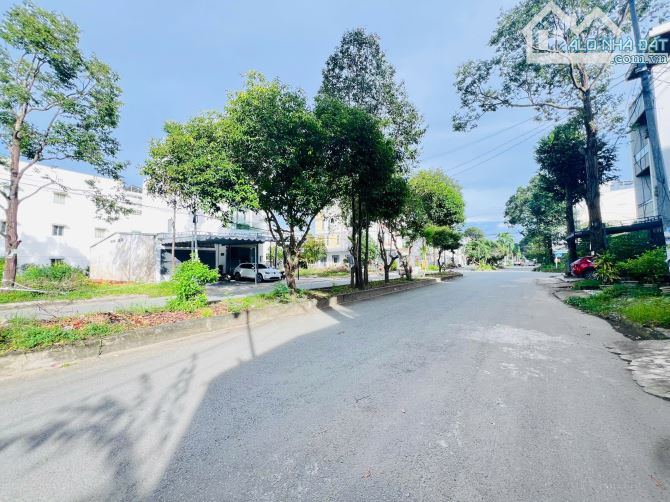 Bán nền gốc 2 mặt tiền đường Trần Văn Việt và lộ 2 chiều khu Công An