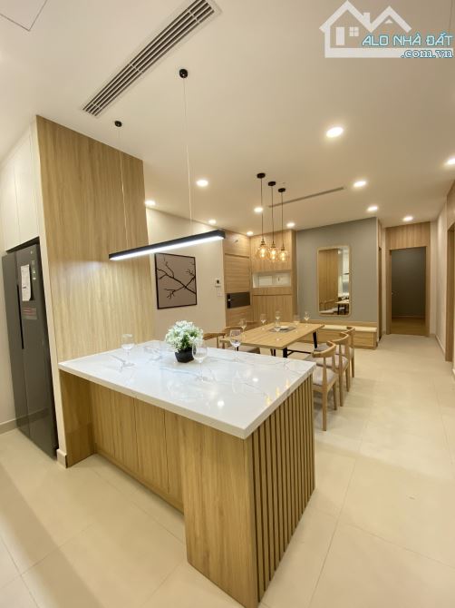 Hot ! Cho thuê căn hộ Eurowindow Trần Duy Hưng. 140m2. 3PN full đồ chỉ  20tr/th