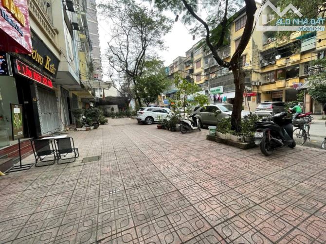 Ba Đình - Kinh doanh - ô tô tránh - 2 thoáng - Ô chờ thang máy