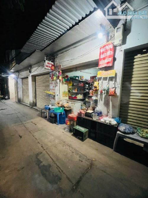 Cổ Nhuế ngõ thông kinh doanh sầm uất . gần chợ . trường học các cấp