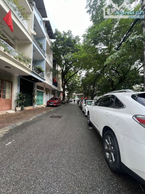 BÁN NHÀ PHỐ KIM ĐỒNG – Ô TÔ TRÁNH – VIEW HỒ HIẾM CÓ