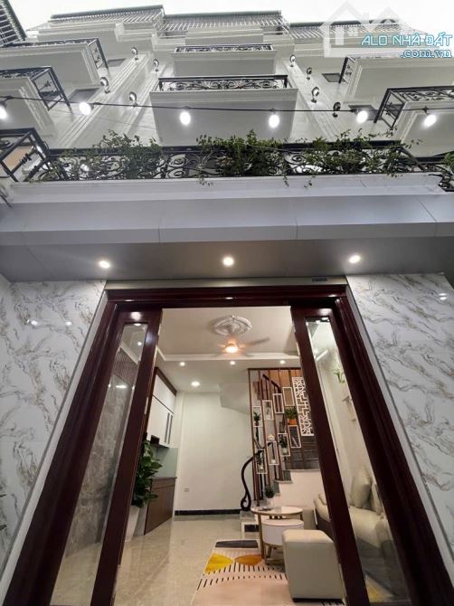 BÁN NHÀ VŨ TRỌNG PHỤNG, 48M² X 4 TẦNG, GẦN Ô TÔ,BÃI GỬI XE CHỈ 9 Tỷ