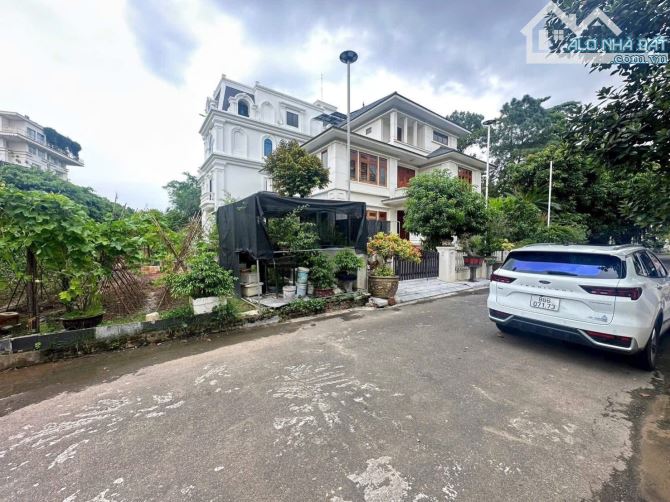 Bán đất biệt thự khu Sông Hồng Thủ đô, Vĩnh Yên, Vĩnh Phúc. Giá chỉ 31,5 triệu/m2