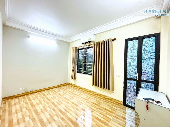 🆘SIÊU SIÊU HIẾM NGỌC THỤY LB,5 TẦNG, MT4.8M, Ô TÔ ĐỖ CỬA, NGÕ THÔNG,KINH DOANH,GIÁ 7.X TỶ