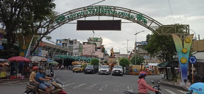 B.ÁN NHÀ LÔ GÓC NGUYỄN LÂM QUẬN 10, NGAY CHỢ NGUYỄN TRI PHƯƠNG, 5 TẦNG+ SÂN THƯỢNG SUỐT
